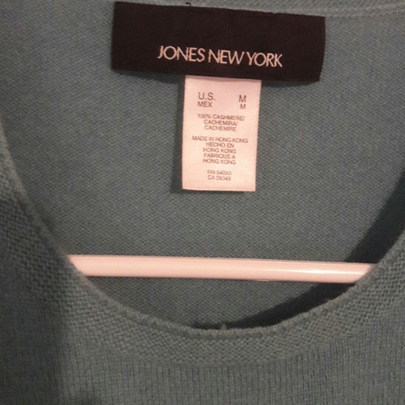 JONES NEW YORK 100% CASHMERE SWEATER SIZE MEDIUM - Picture 3 of 5